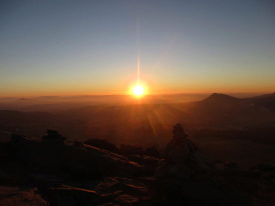 Coucher de soleil et étoiles sur le partage des eaux Coucher de soleil et étoiles sur le partage des eaux